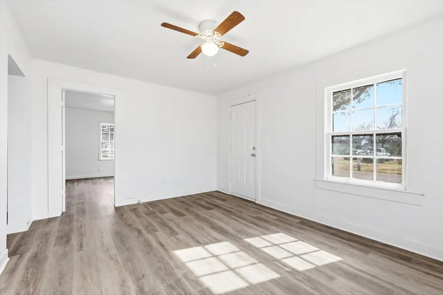 803 E 14th Street, Bonham, TX 75418 - #3
