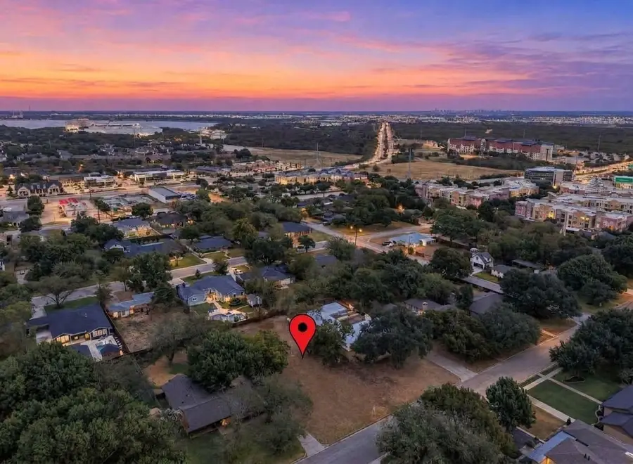 825 E Worth Street, Grapevine, TX 76051 - #3