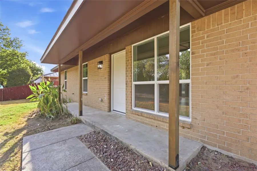 527 W Aubrey Street, Pilot Point, TX 76258 - #2