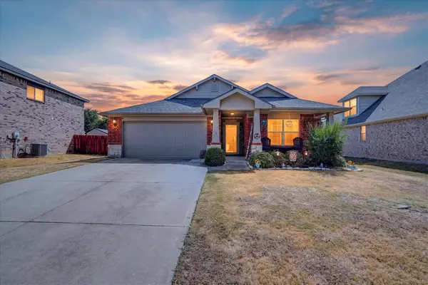 521 Leatherman Drive, Saginaw, TX 76179