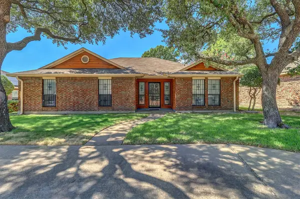 5235 Clover Haven Street, Dallas, TX 75227