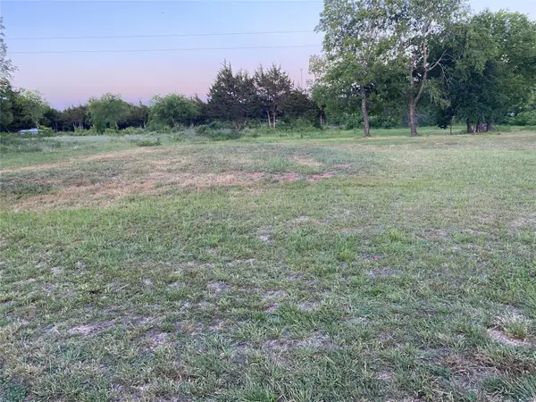 400 E Oakdale Street, Keene, TX 76059