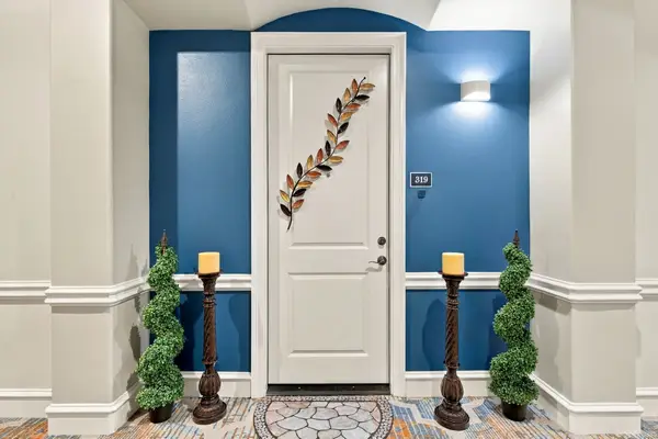 301 Watermere Drive #319, Southlake, TX 76092