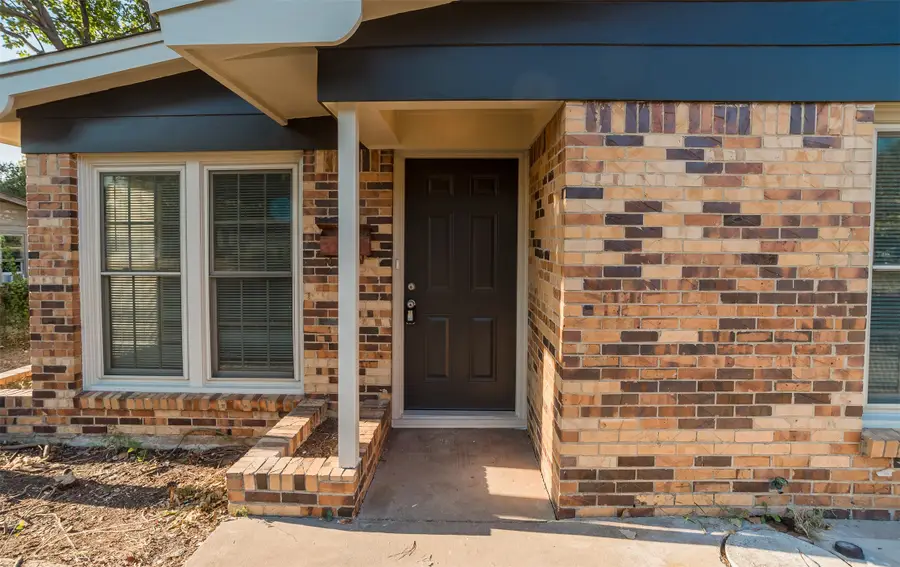 6216 Windermere Place, Fort Worth, TX 76112 - #3