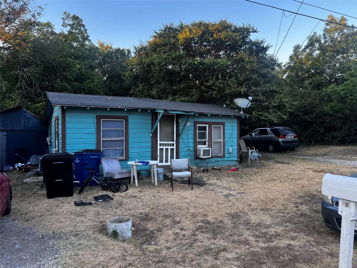 109 E Indiana Avenue, Midlothian, TX 76065 - #1