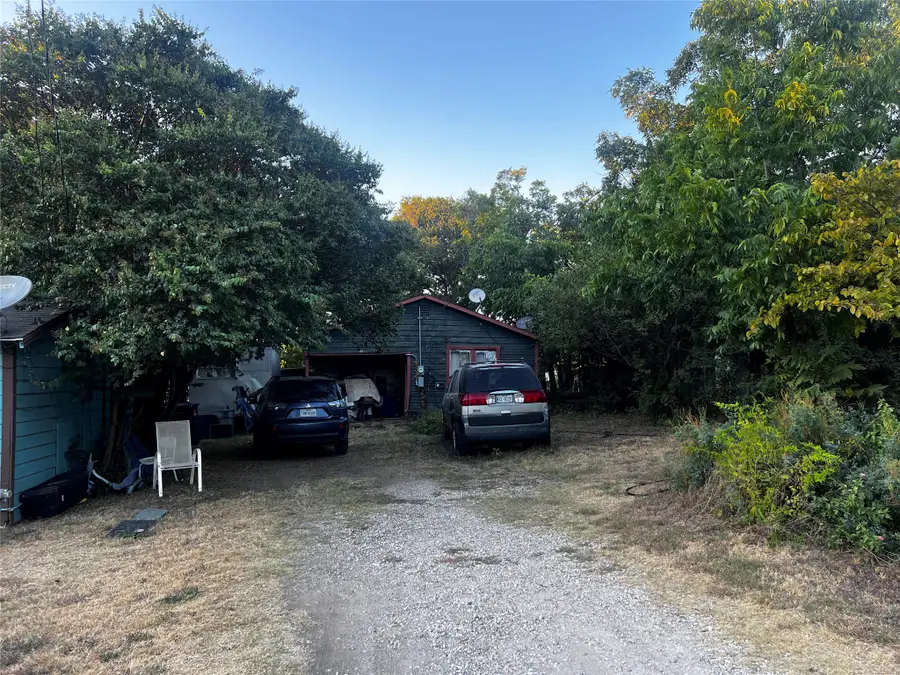 109 E Indiana Avenue, Midlothian, TX 76065 - #2