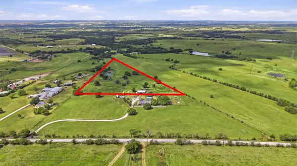 15795 Flow Rd, Decatur, TX 76249