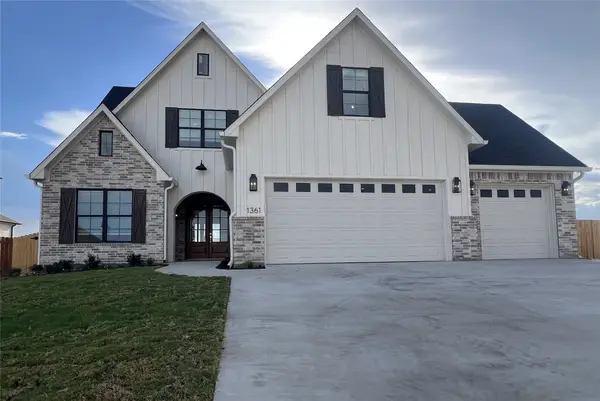 1361 Red Rock Road, Hewitt, TX 76643