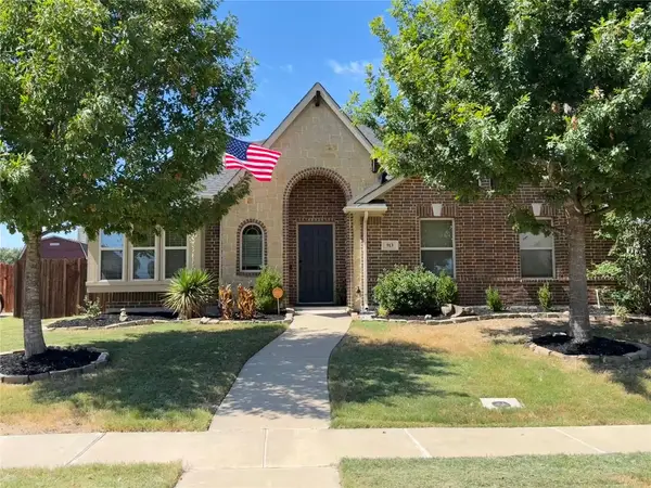 913 Mill Pond Drive, Midlothian, TX 76065