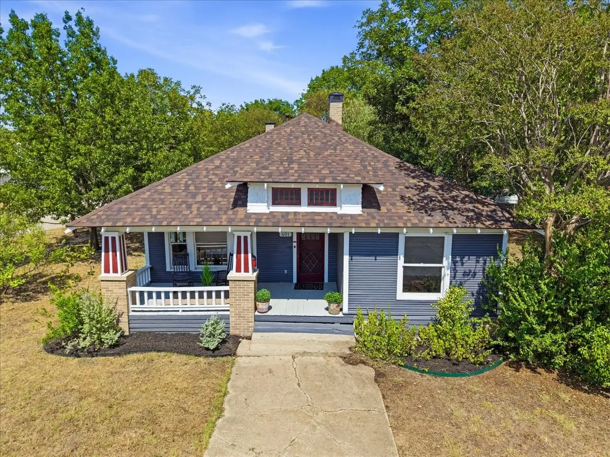 601 Oldham Street, Waxahachie, TX 75165 - #1