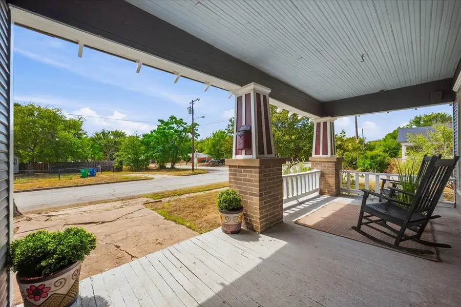 601 Oldham Street, Waxahachie, TX 75165 - #3