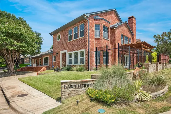2702 Lawtherwood Court, Dallas, TX 75214