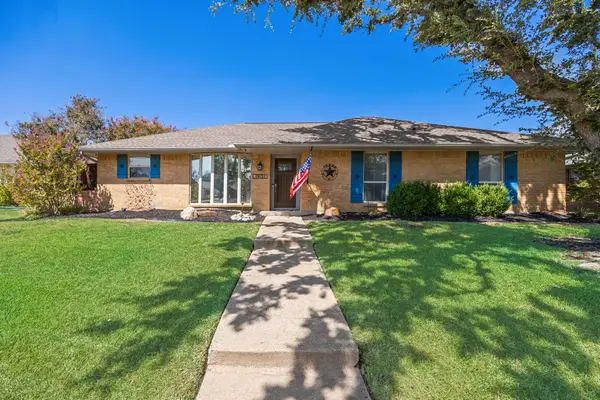 1931 Robin Meadow Drive, Carrollton, TX 75007