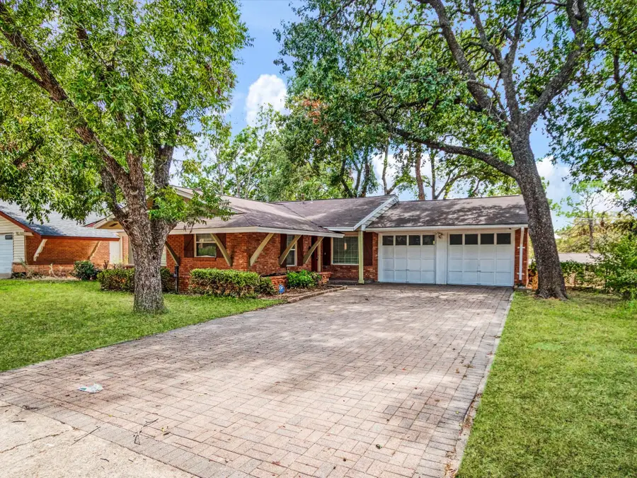 2222 Woodoak Drive, Irving, TX 75060 - #2