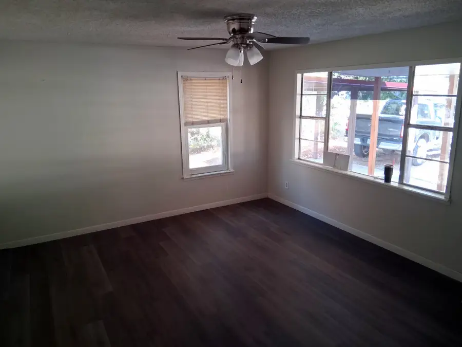 306 S Oak Lane, Tolar, TX 76476 - #3
