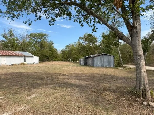 406 Whitt Street, Groesbeck, TX 76642