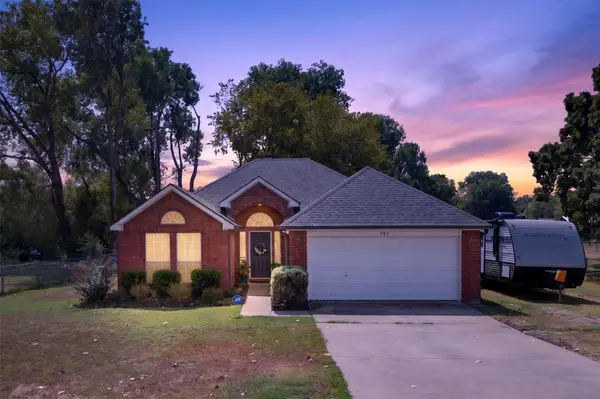 304 Daisy Road, Midlothian, TX 76065