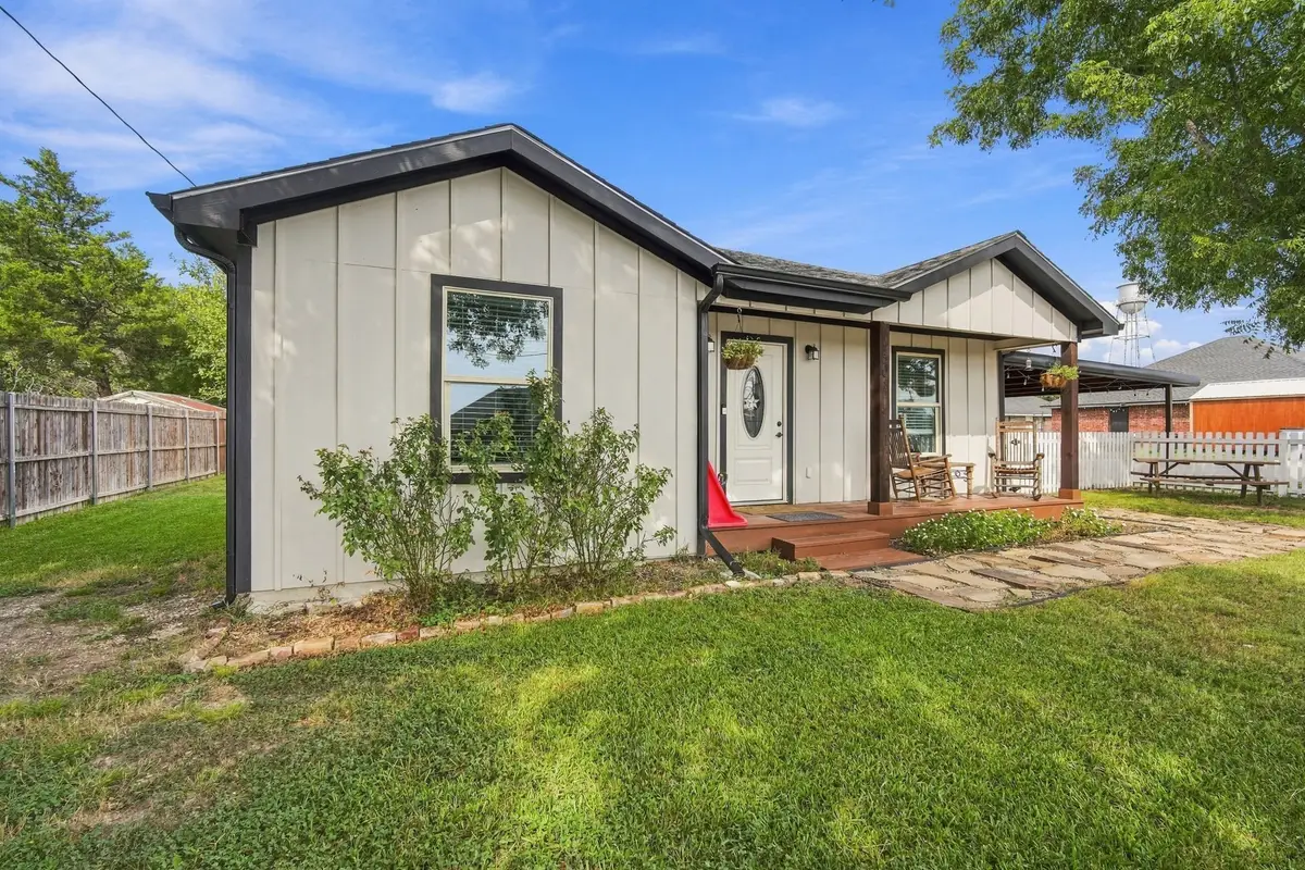 301 W 1st Street, Maypearl, TX 76064 - #1