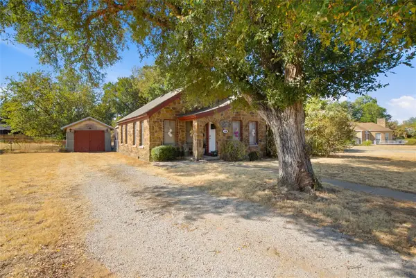 1326 4th Street, Graham, TX 76450