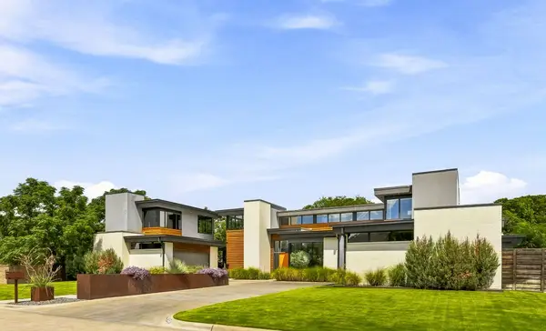 9360 Lakemont Drive, Dallas, TX 75220