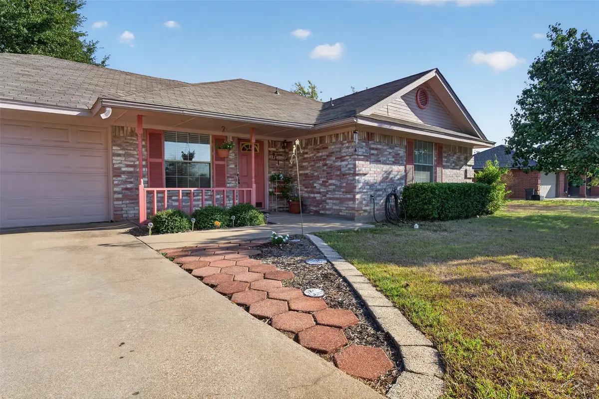 711 Plum Street, Joshua, TX 76058 - #1