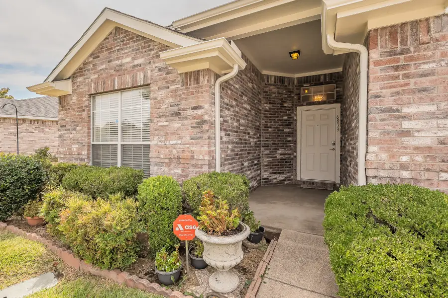 6833 Bluff View Drive, Watauga, TX 76137 - #2
