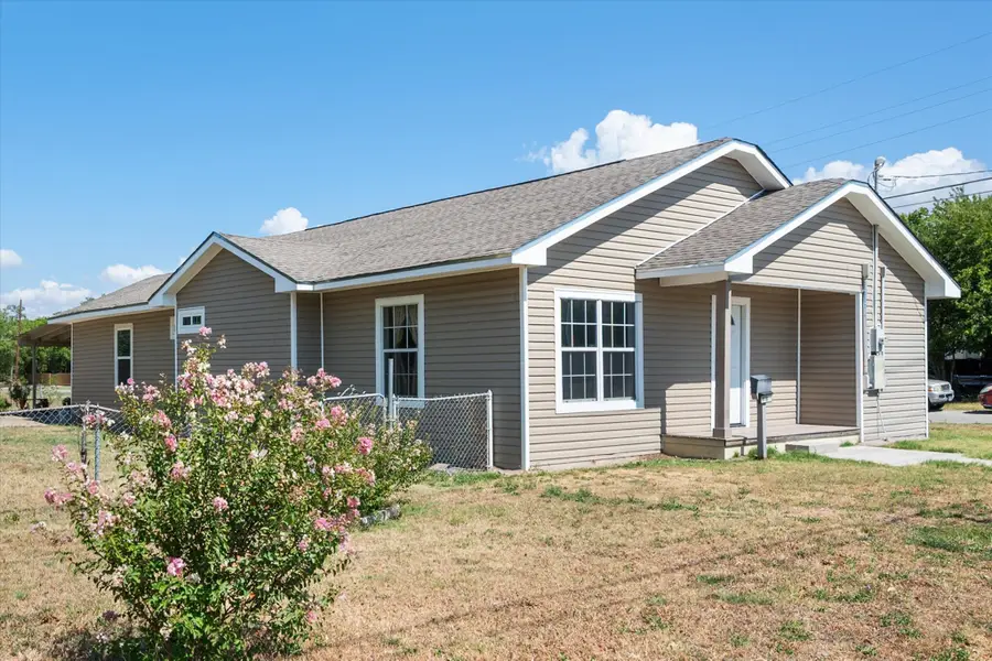 918 Martin Luther King Jr Boulevard, Corsicana, TX 75110 - #2