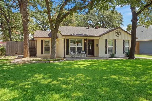 712 Thersa Drive, River Oaks, TX 76114