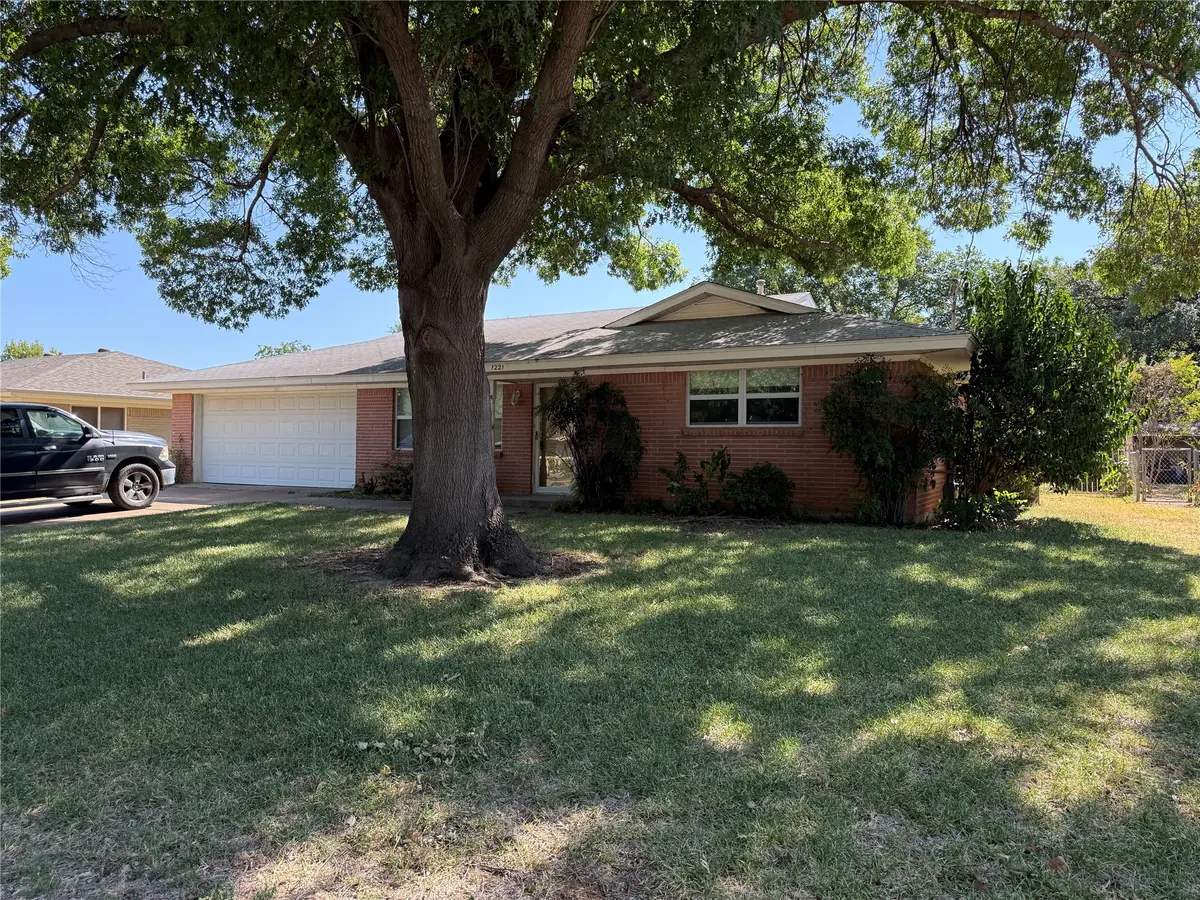 1221 Wade Hampton Street, Benbrook, TX 76126 - #1