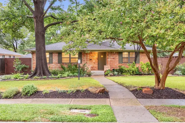 10215 Vinemont Street, Dallas, TX 75218