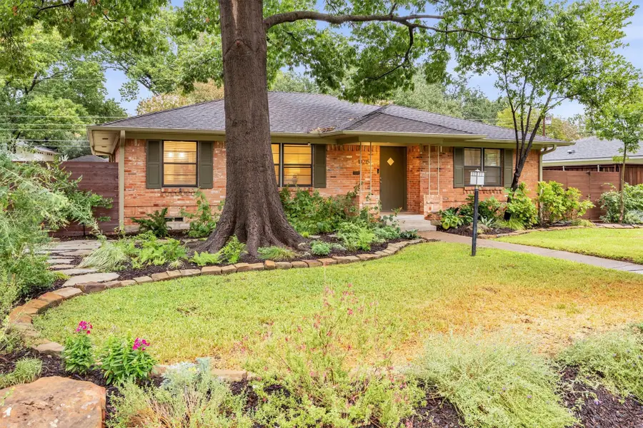 10215 Vinemont Street, Dallas, TX 75218 - #2