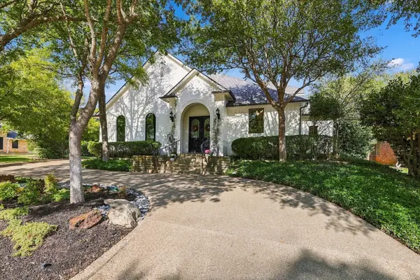 700 Glen Abbey Drive, Mansfield, TX 76063