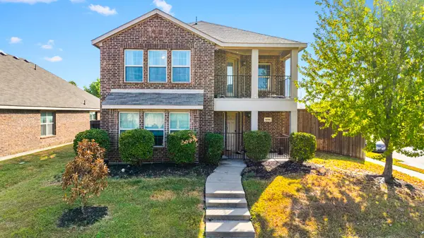 1734 Pioneer Way, Lancaster, TX 75146