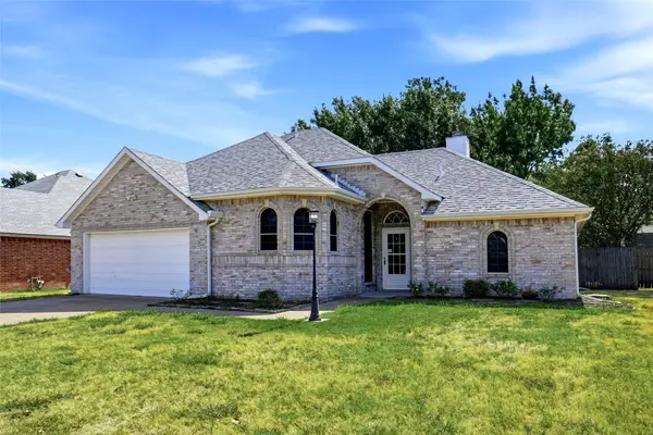 910 York Street, Forney, TX 75126