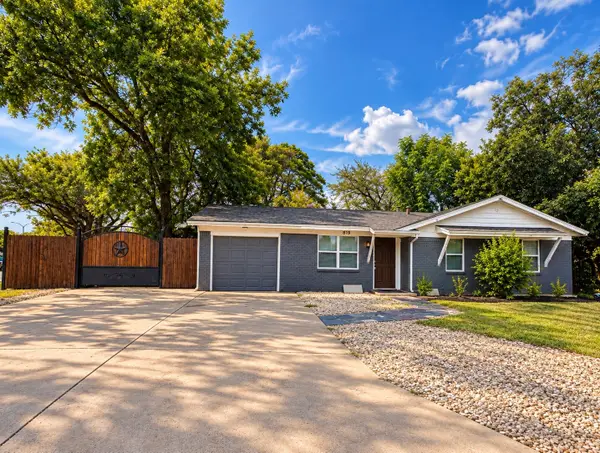 819 N Cooper Street, Arlington, TX 76011