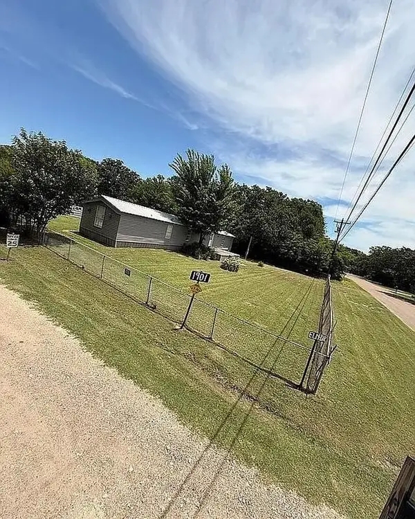 1901 Elm Drive, Kemp, TX 75143