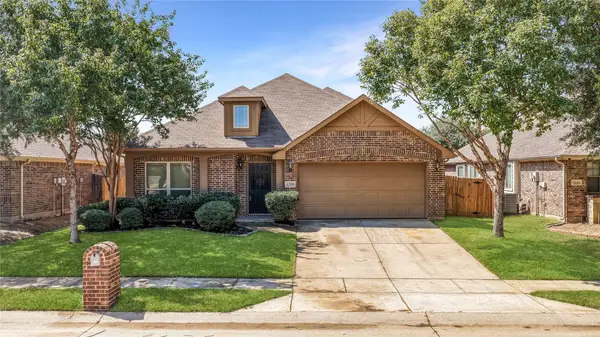1208 Ponderosa Drive, Aubrey, TX 76227