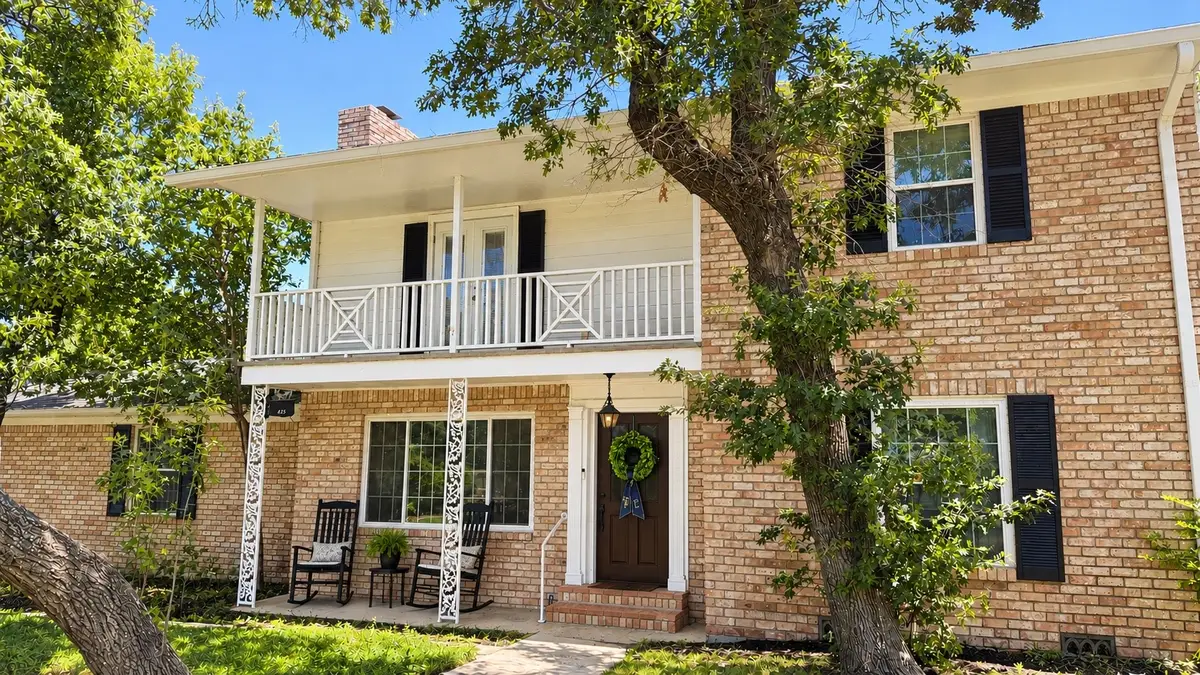 425 White Hall Road, Woodway, TX 76712 - #1
