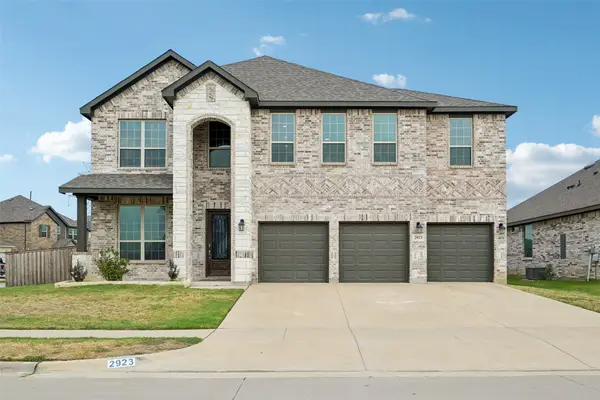 2923 Grand Lookout Lane, Arlington, TX 76001