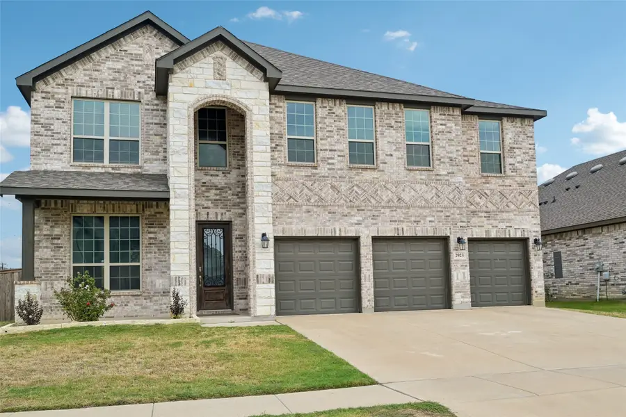2923 Grand Lookout Lane, Arlington, TX 76001 - #2