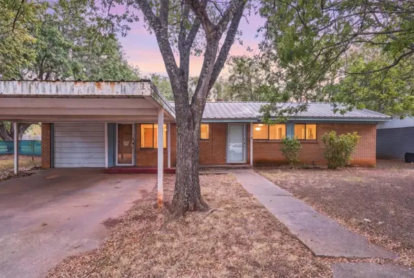 1204 W 4th Street, McGregor, TX 76657