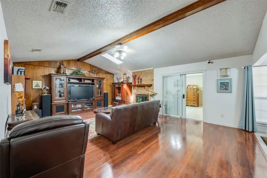 718 Southridge Court, Grand Prairie, TX 75052 - #2