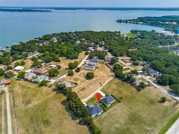 701 Lakeland Drive, West Tawakoni, TX 75474