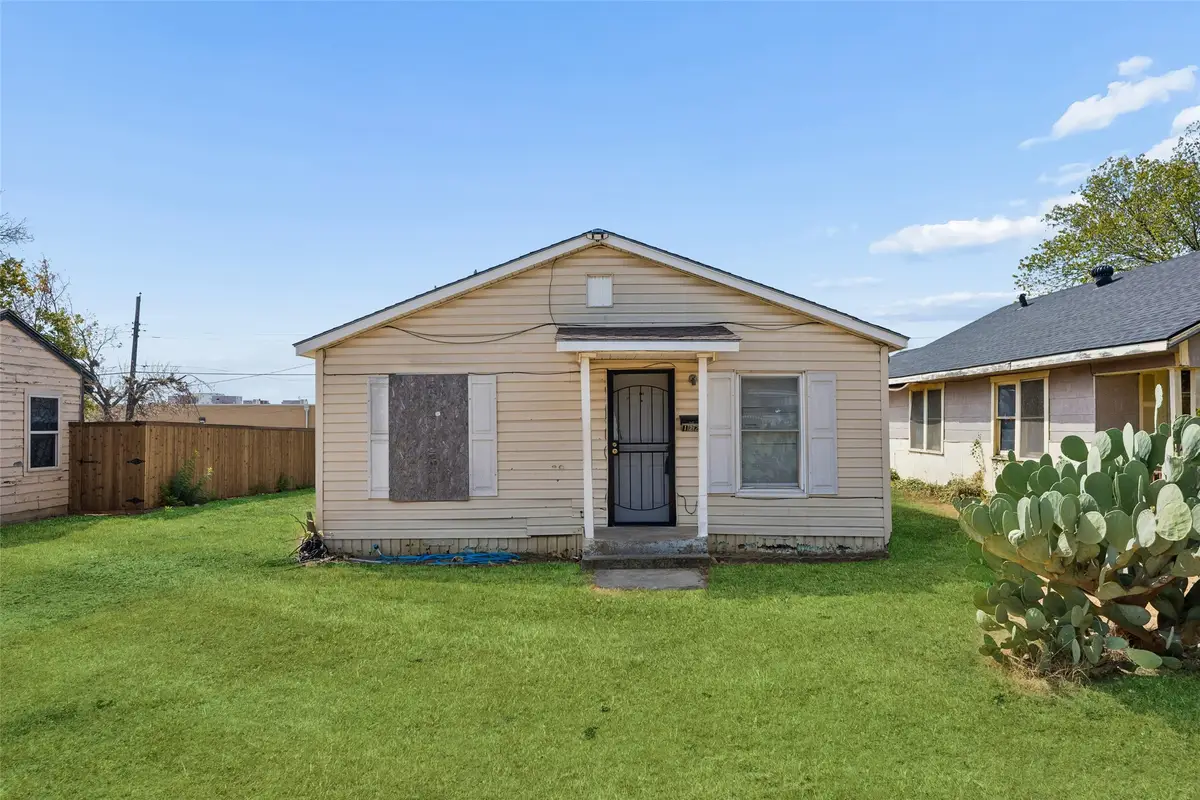 1224 E Morningside Drive, Fort Worth, TX 76104 - #1