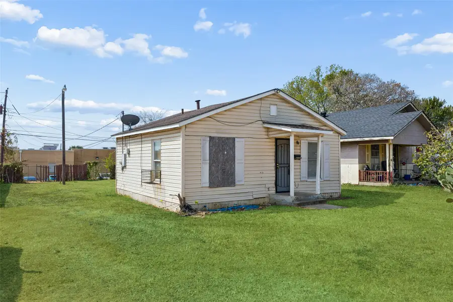 1224 E Morningside Drive, Fort Worth, TX 76104 - #2