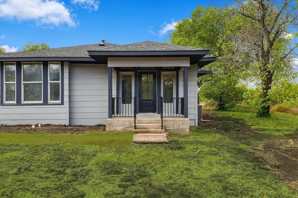 401 S Gardner Street, Whitewright, TX 75491 - #1
