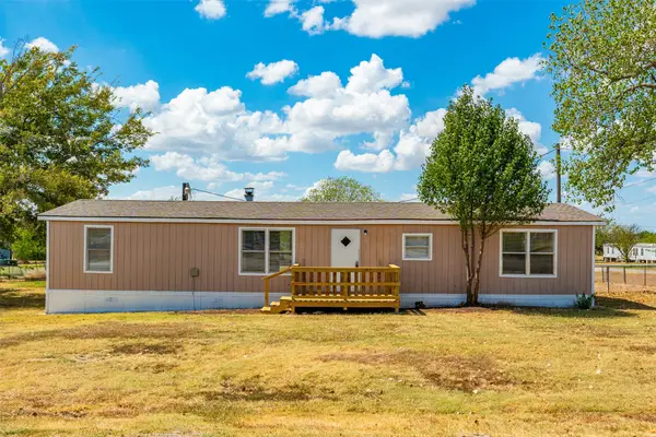 7205 Walden Drive, Joshua, TX 76058