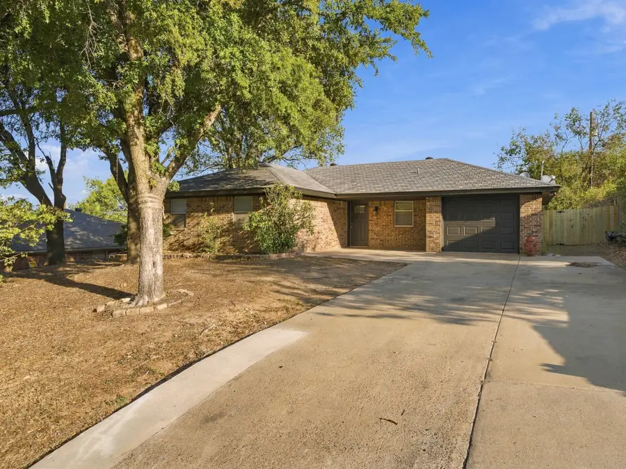 710 Parkridge Drive, Decatur, TX 76234 - #2
