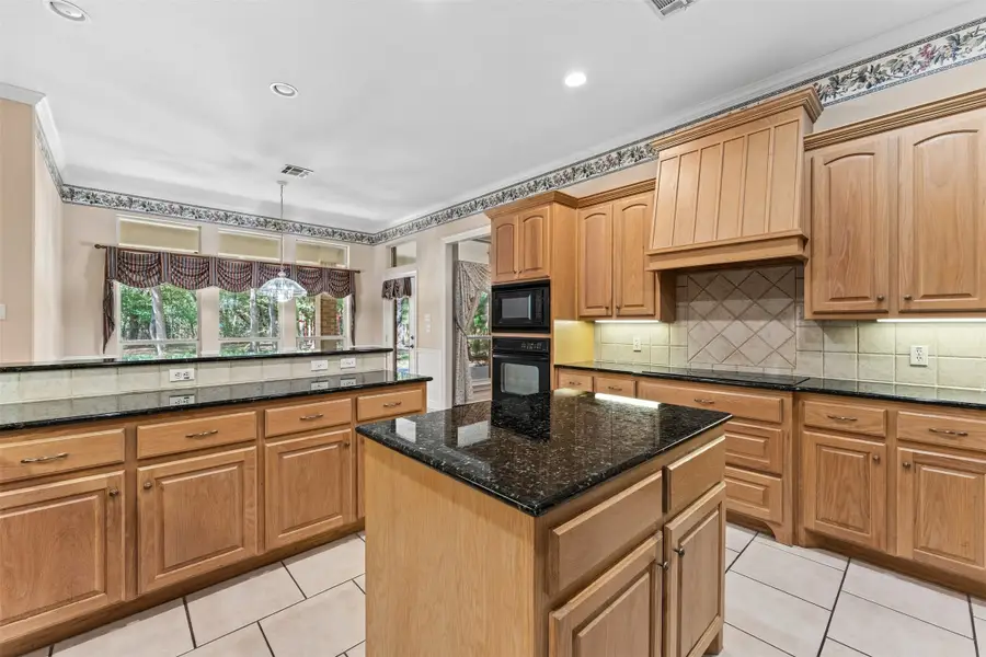 235 Settlers Creek Trail, Woodway, TX 76712 - #2