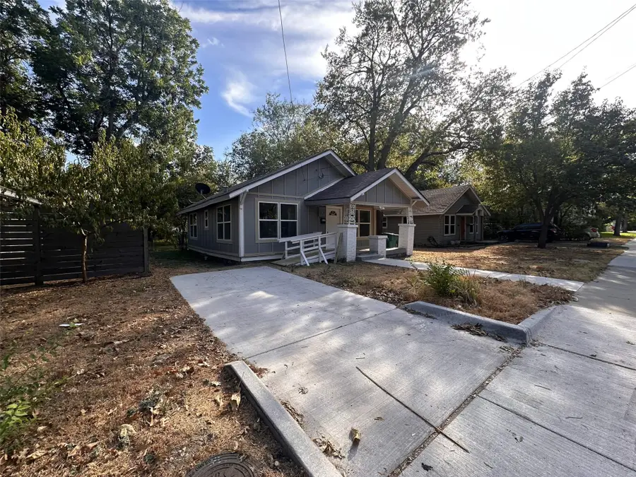327 Egan Street, Denton, TX 76201 - #2